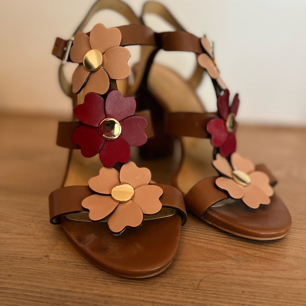 Micheal Kors shoes. Size 8.5